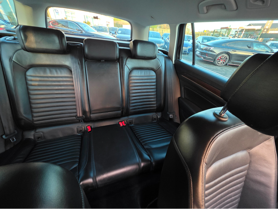 2018 Volkswagen Passat 2.0 TDI VIRTUAL DASH FULL LEATHER HEATED ELECTRIC SEATS SAT NAV CARPLAY ANDROID AUTO BLIND SPORT PARKING SENSORS SELF PARKING ASSIST 360 CAMERA €20,750