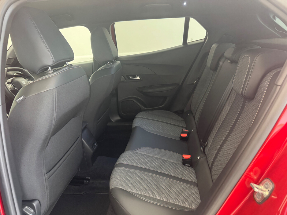 2024 Peugeot 2008 - image 6