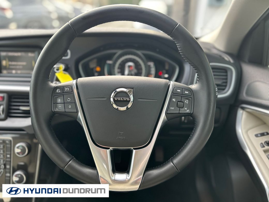 2018 Volvo V40 D2 MOM ED 5DR €16,450