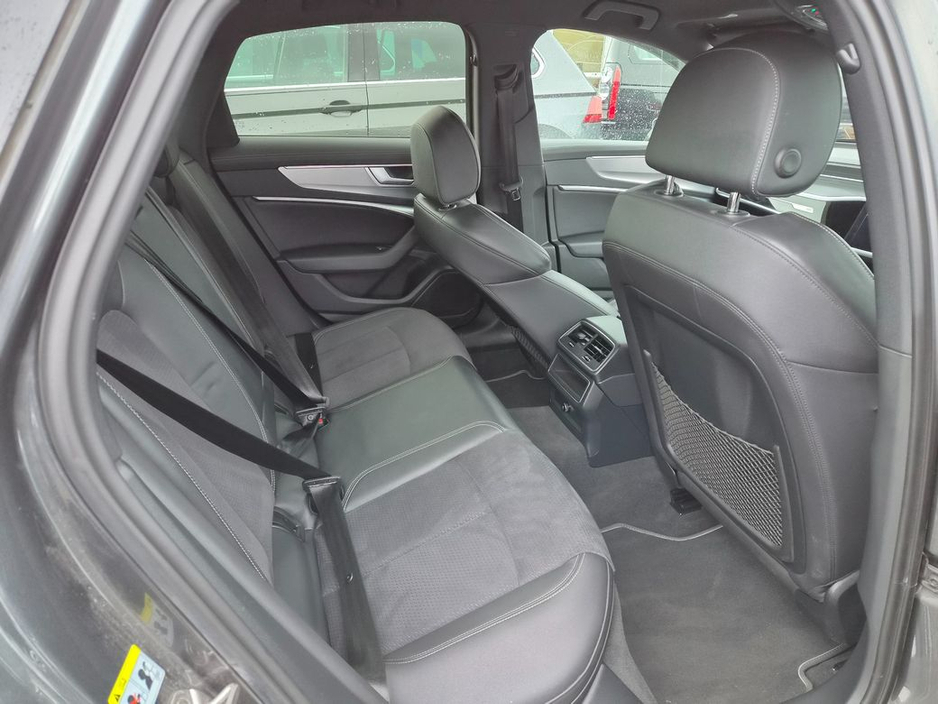 2022 Audi A6 - image 8