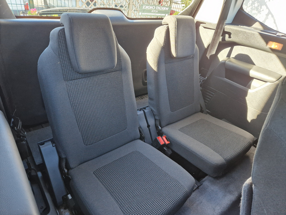 2016 Peugeot 5008 - image 16