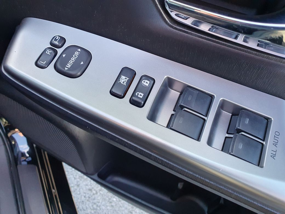 2018 Toyota Prius+ - image 12