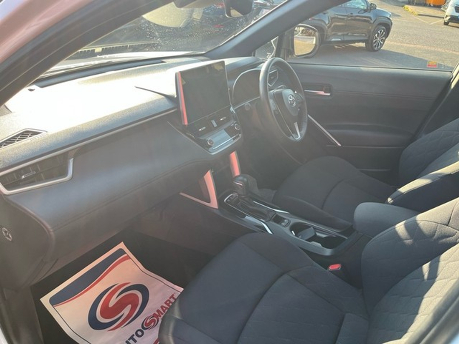 2024 Toyota Corolla Cross - image 6