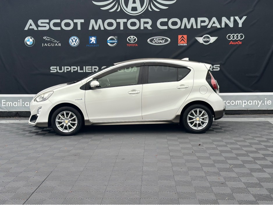 2015 Toyota Aqua Hybrid €9,500