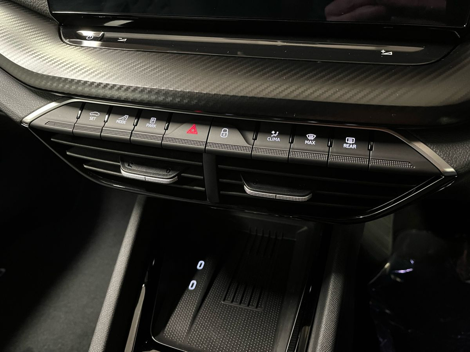 2025 Skoda Octavia Sportline Combi DSG 2.0TDI 150BHP - Reversing Camera - Climate Control - Heated Seats - Cruise Control - Keyless Start - Apple CarPlay/Android Auto €45,950