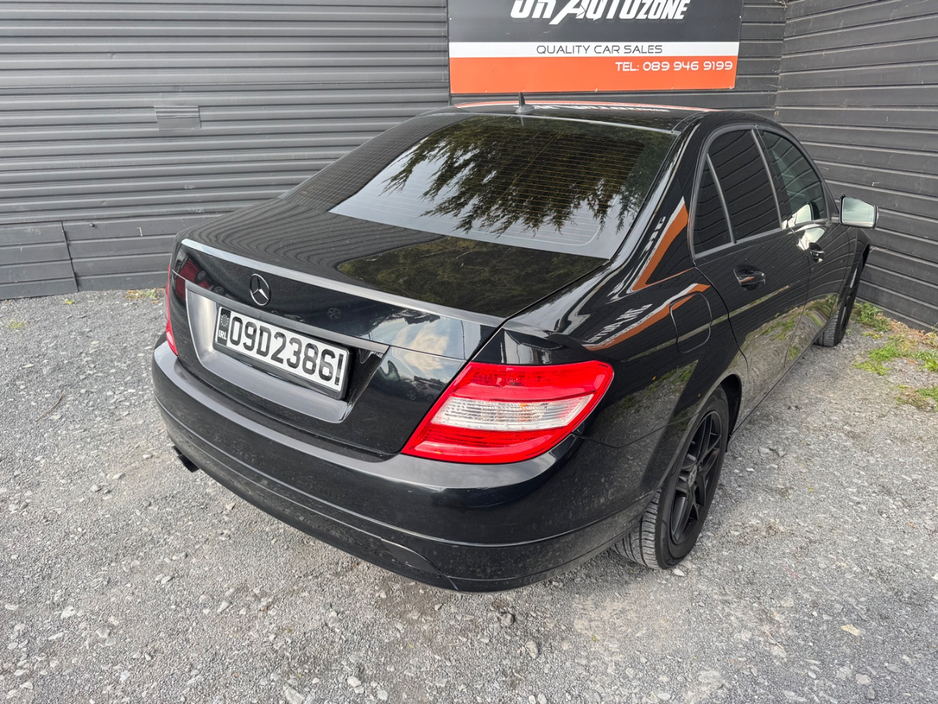 2009 Mercedes-Benz C Class - image 4