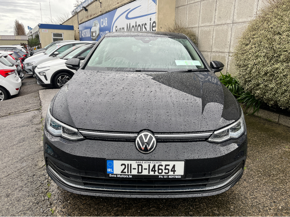 2021 Volkswagen Golf - image 2
