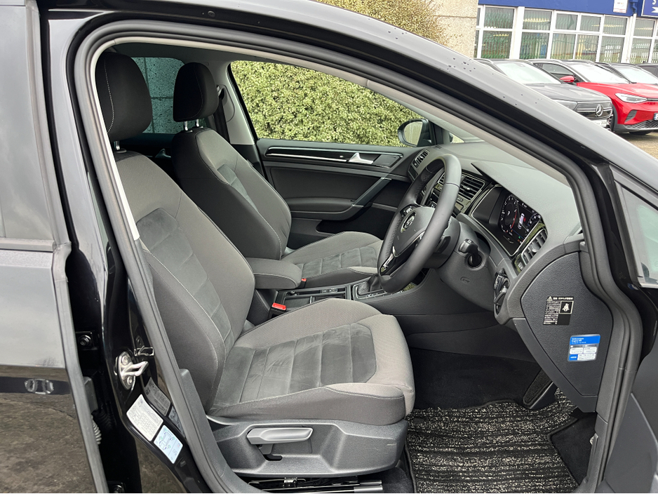 2019 Volkswagen Golf HIGHLINE AUTOMATIC 1.4 PETROL //REVERSE CAMERA//ADAPTIVE CRUISE CONTROL//KEYLESS ENTRY//BLIND SPOT WARNING// €18,950