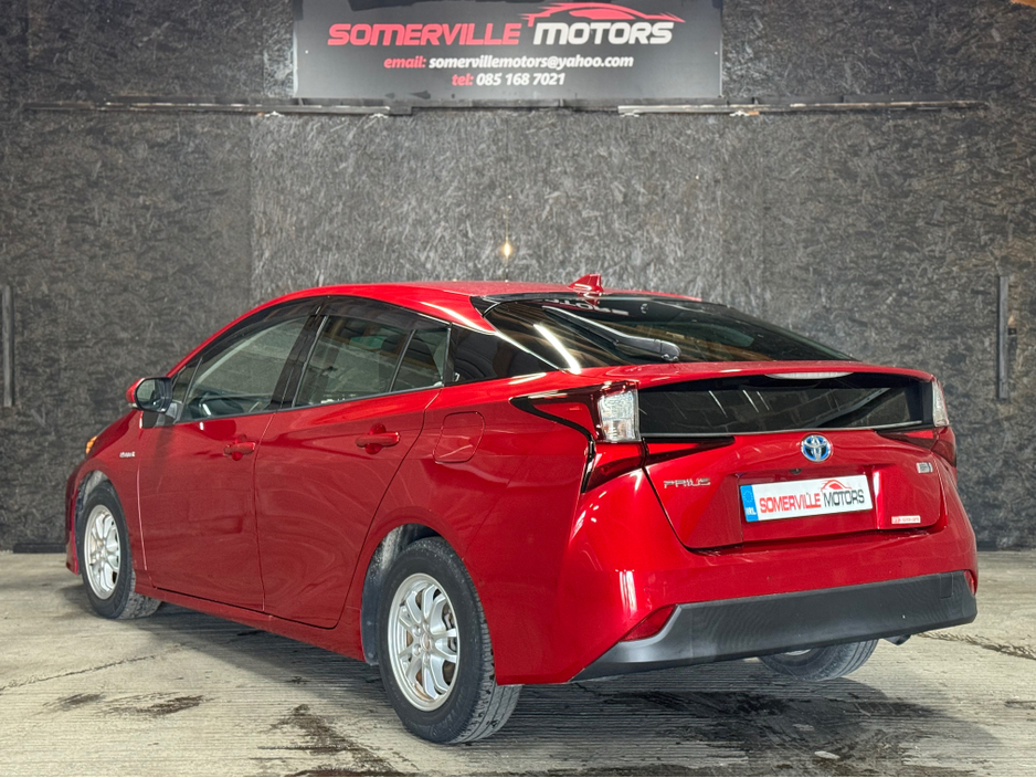 2020 Toyota Prius - image 6