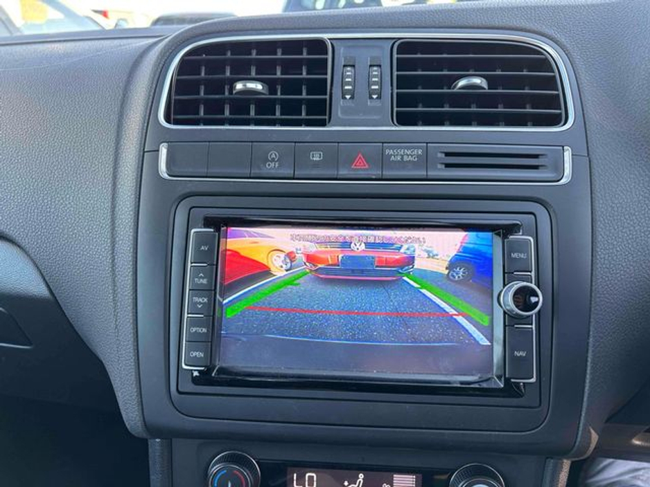 2016 Volkswagen Polo - image 3