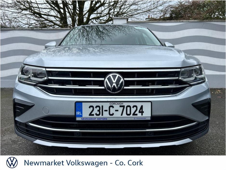 2023 Volkswagen Tiguan - image 19