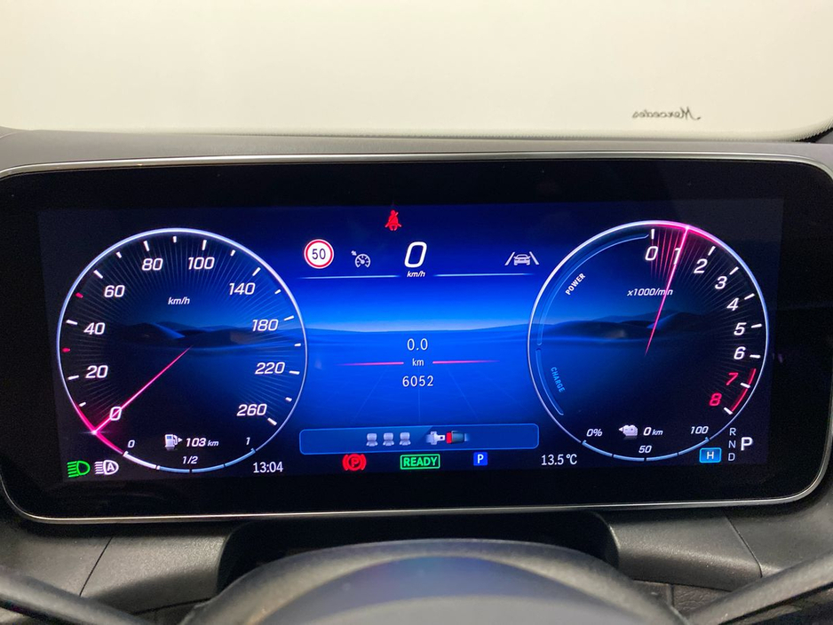 2025 Mercedes-Benz GLC Class - image 8