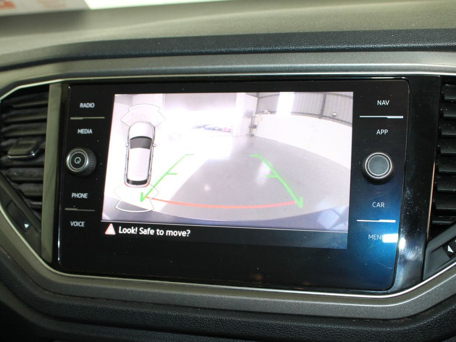 2021 Volkswagen T-Roc - image 17