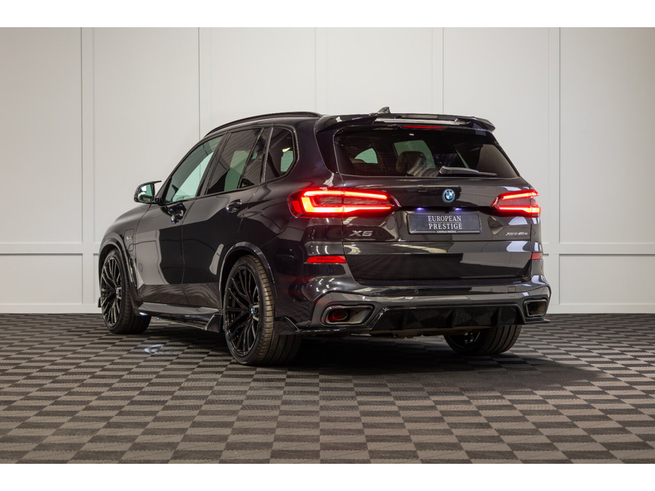 2022 BMW X5 - image 4