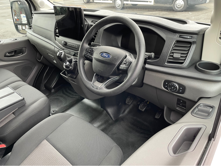 2025 Ford Transit - image 16