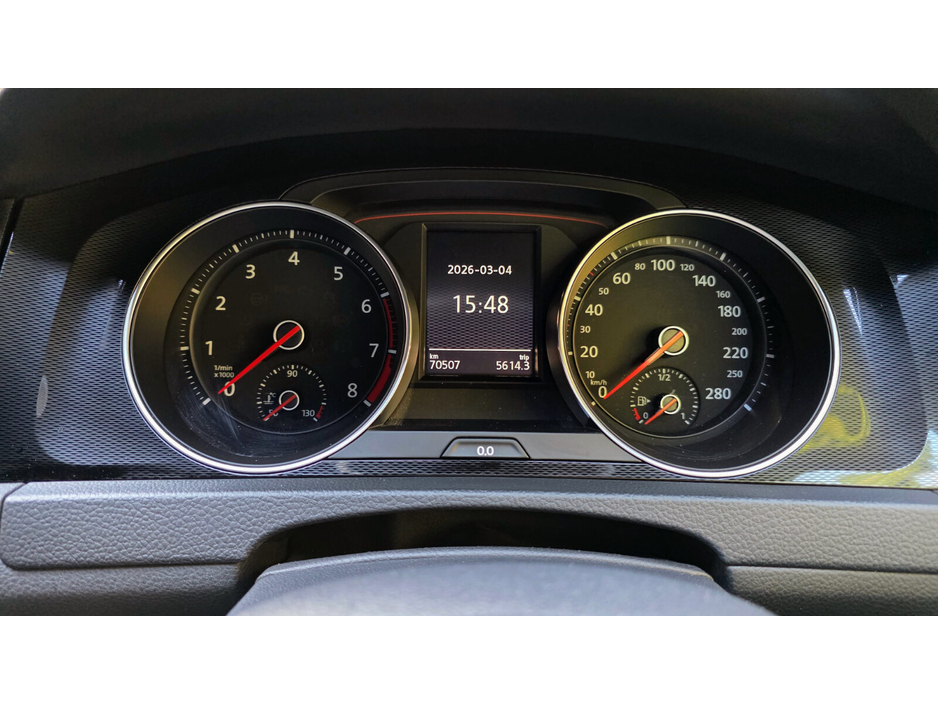 2014 Volkswagen Golf - image 19