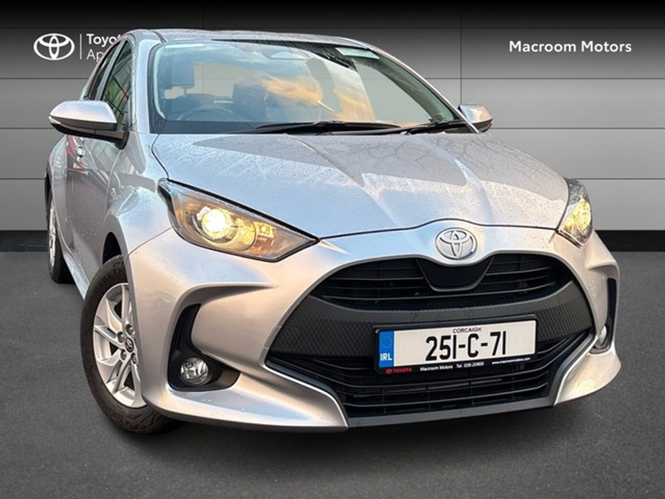 2025 Toyota Yaris FRESH SELECTION OF TRADE-INS Yaris Hybrid 115 Luna €27,000