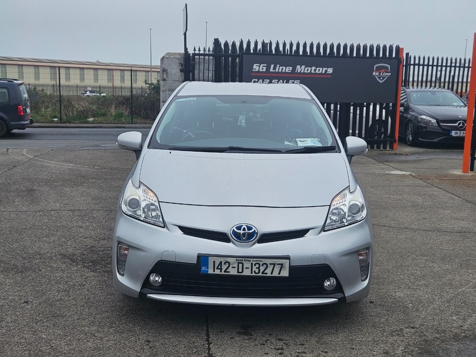 2014 Toyota Prius - image 6