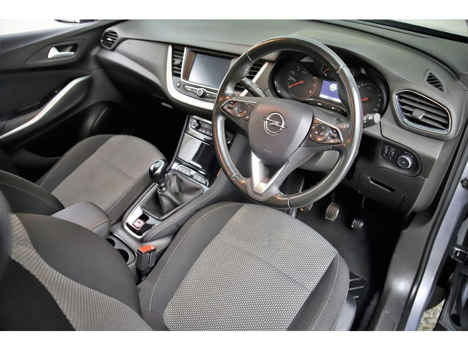 2021 Opel Grandland X - image 13