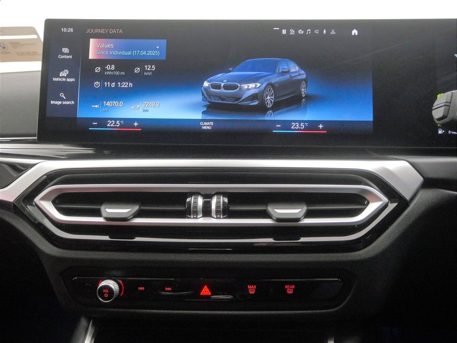 2024 BMW 3 Series - image 8