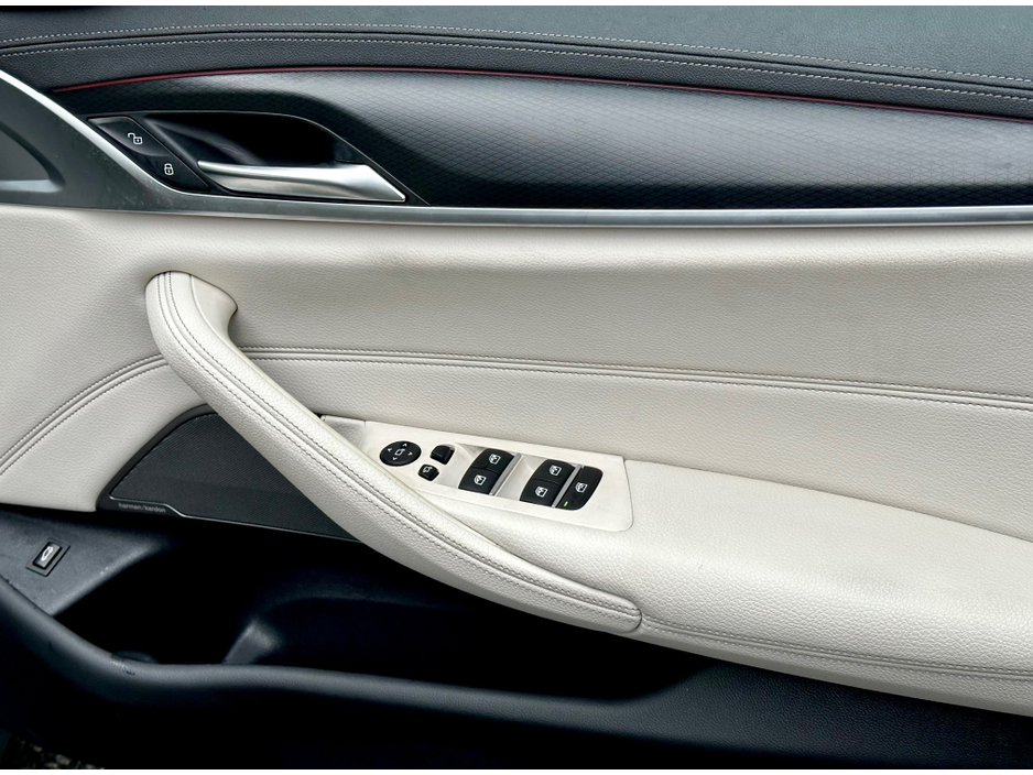 2023 BMW 5 Series ++LOW KM++ M SPORT PRO MHEV AUTO 520 D