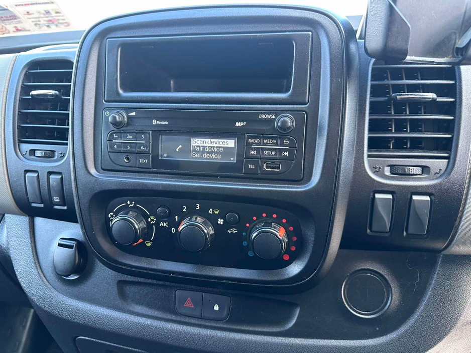 2016 Renault Trafic - image 15