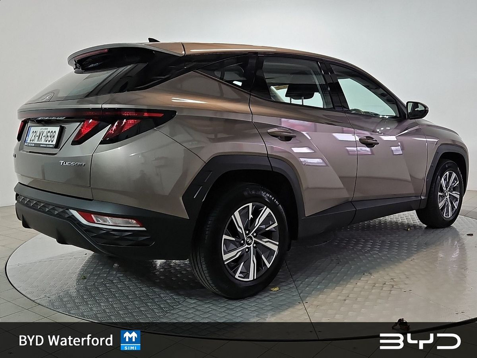 2023 Hyundai Tucson - image 3