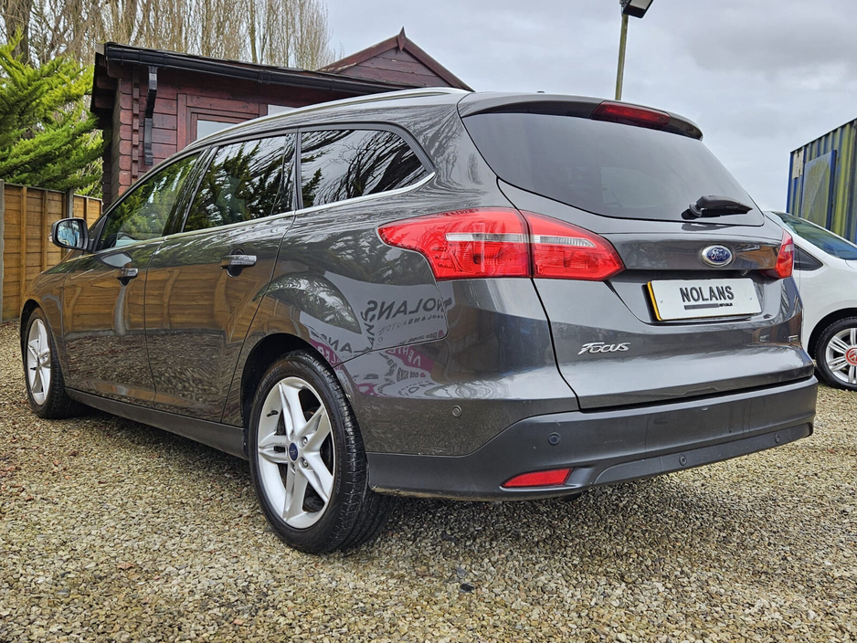 2017 Ford Focus - image 13