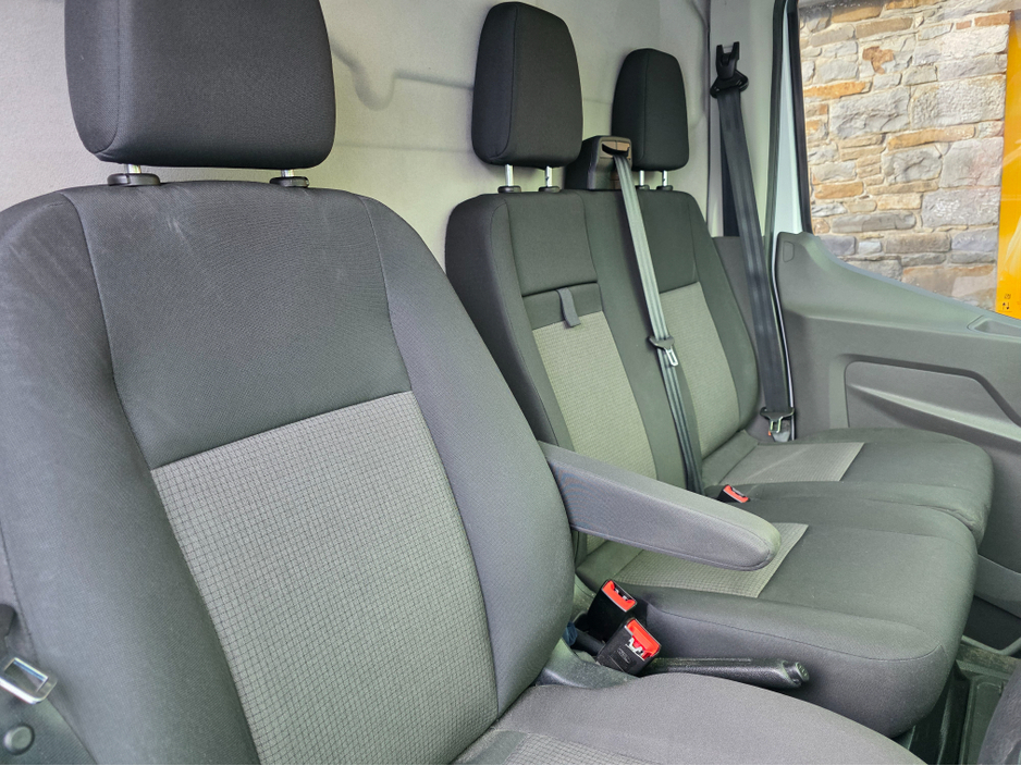 2021 Ford Transit - image 13