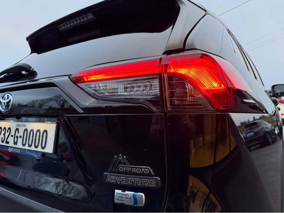 2023 Toyota Rav4 - image 14