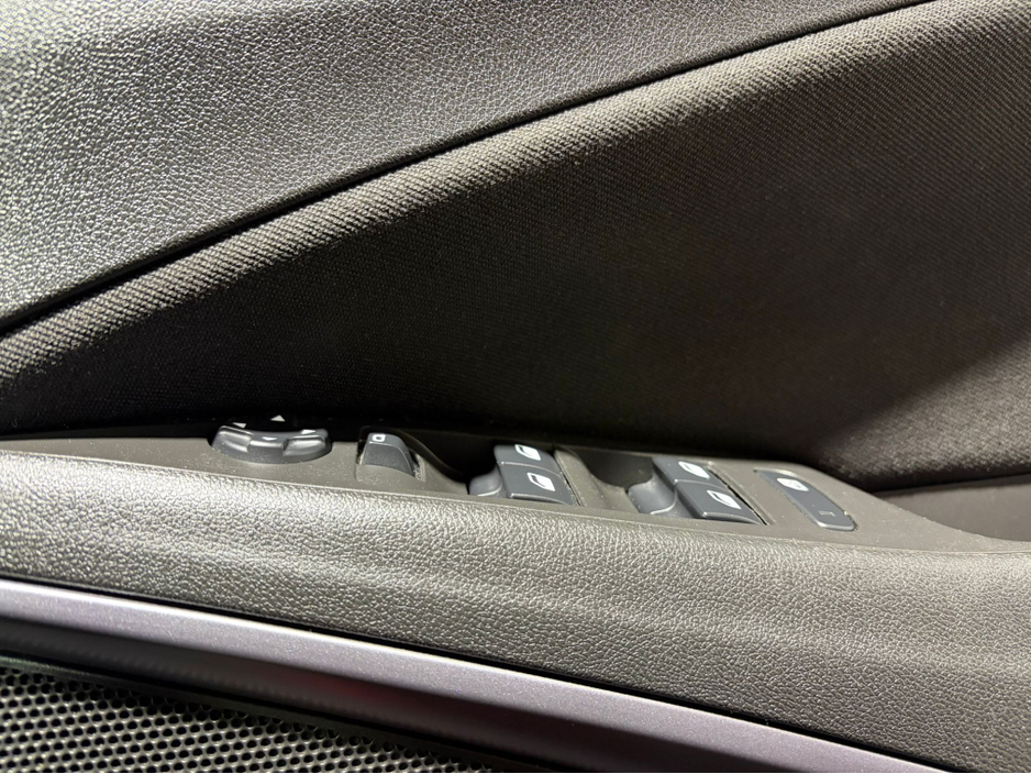 2022 Opel Crossland X - image 23