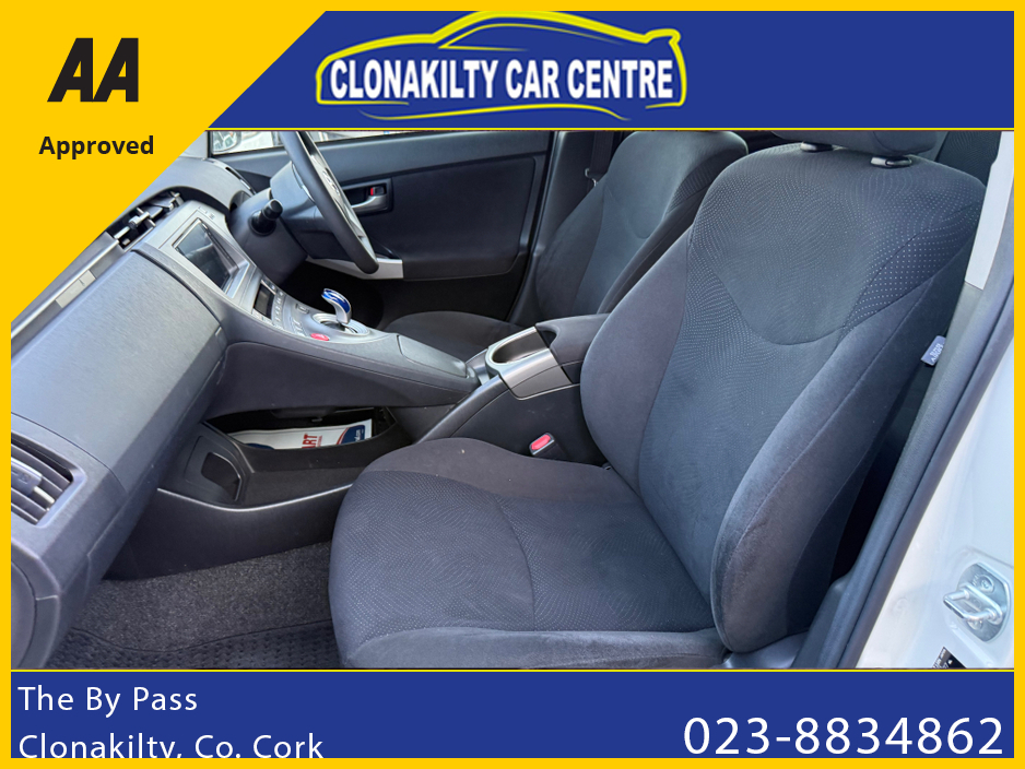 2014 Toyota Prius - image 16