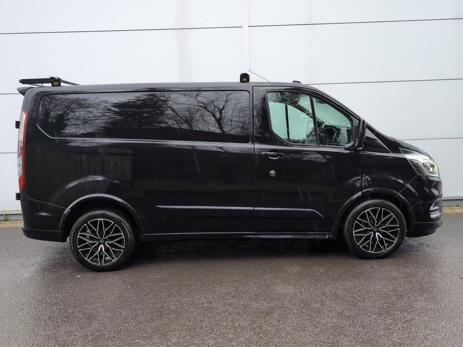 2020 Ford Transit Custom - image 2