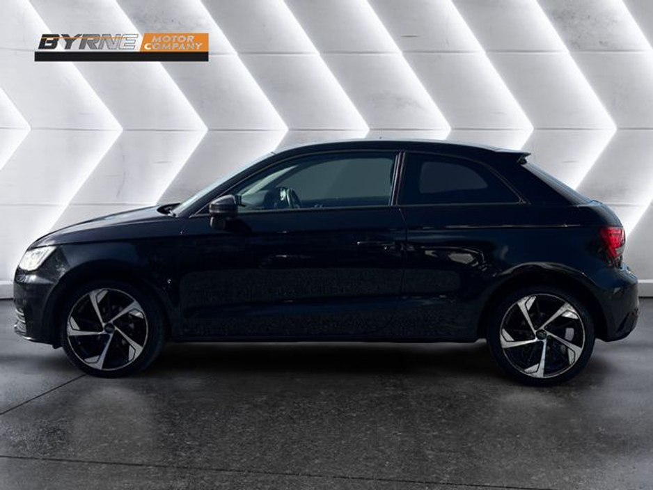 2015 Audi A1 - image 2