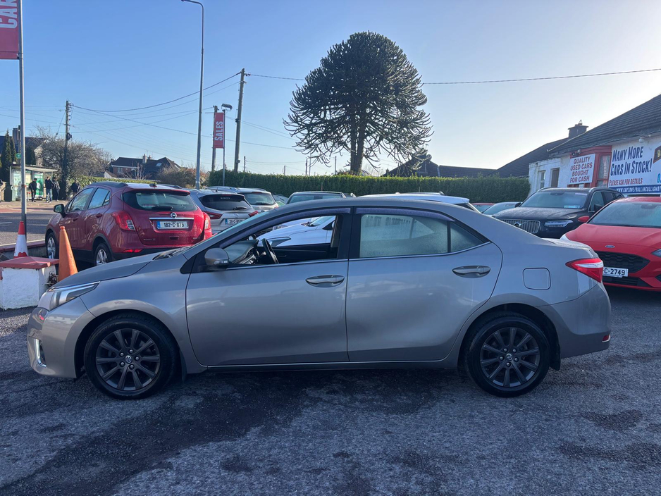 2015 Toyota Corolla - image 12