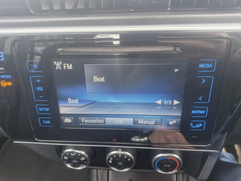 2017 Toyota Corolla - image 12