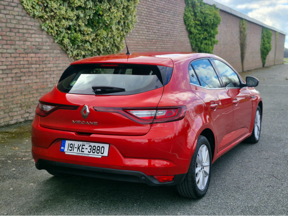 2019 Renault Megane - image 7