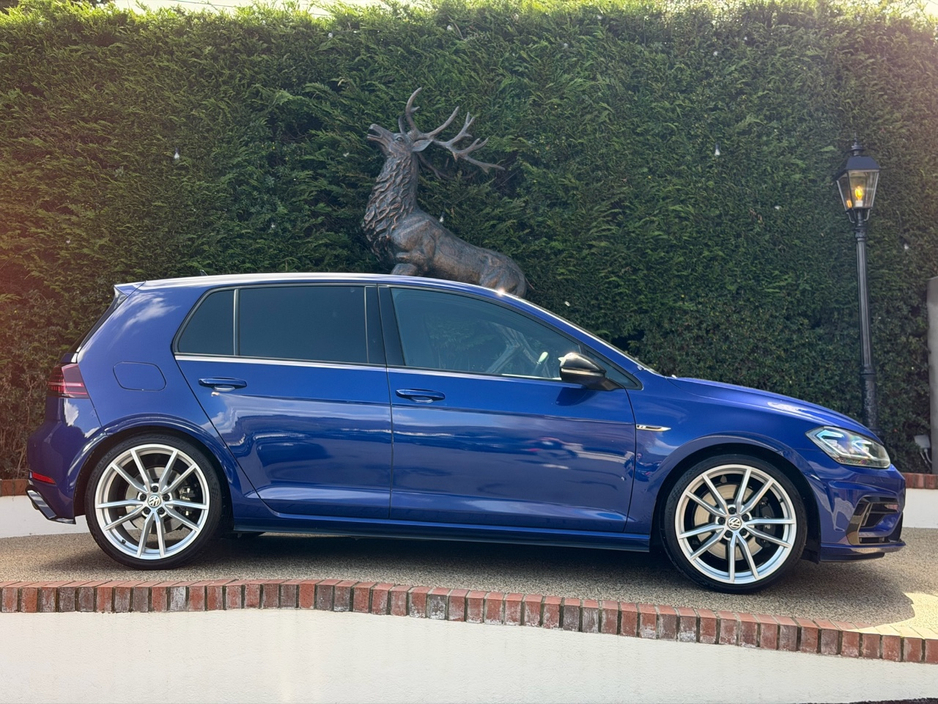 2019 Volkswagen Golf - image 3