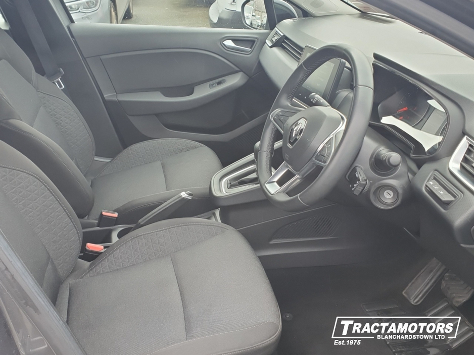 2023 Renault Clio - image 21