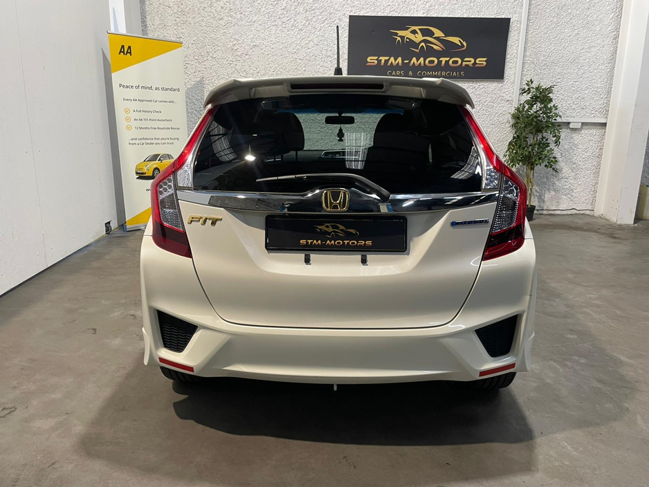 2014 Honda Fit - image 7