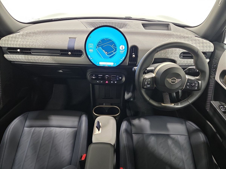 2024 MINI Hatch - image 4