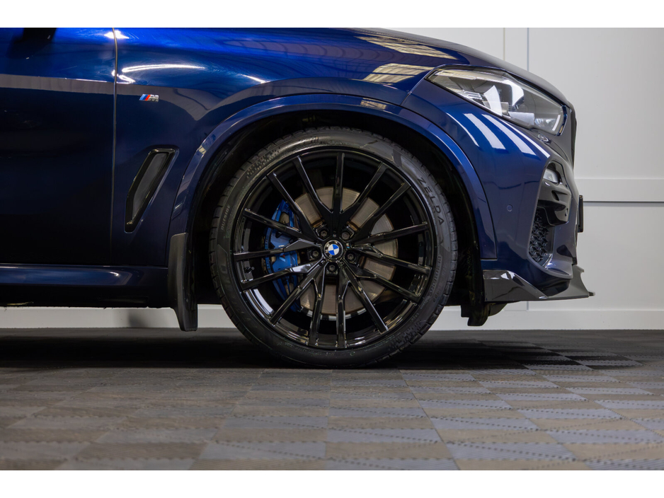 2021 BMW X5 - image 7