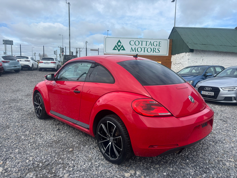 2016 Volkswagen Beetle - image 4