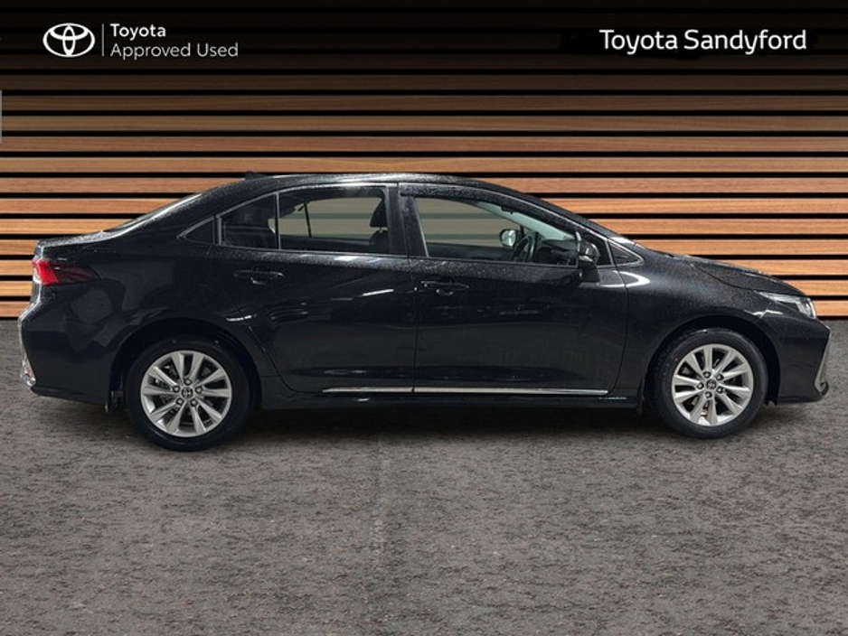 2024 Toyota Corolla HYBRID LUNA AUTO SALOON // TOYOTA SAFETY SENSE // REAR CAMERA // BLUETOOTH // AIR CON // TOYOTA WARRANTY €29,945