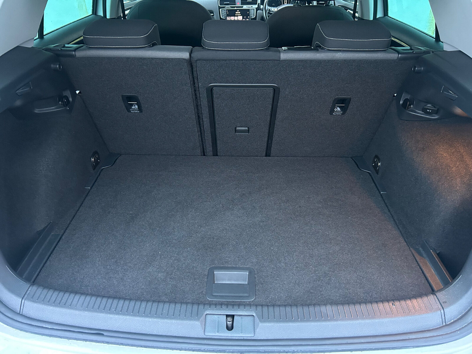 2017 Volkswagen Golf 1.4 TSI 5DR 150HP Highline €17,500