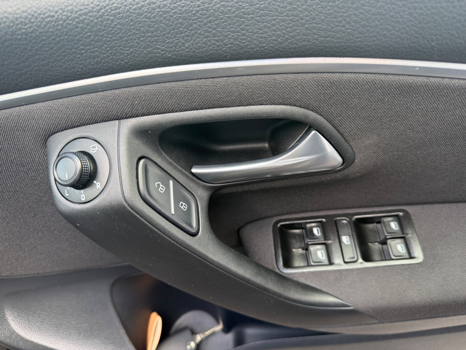 2016 Volkswagen Polo - image 21