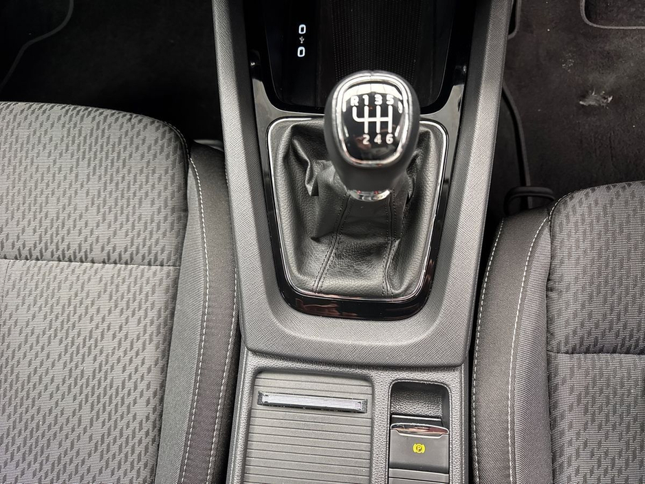 2023 Skoda Octavia - image 16