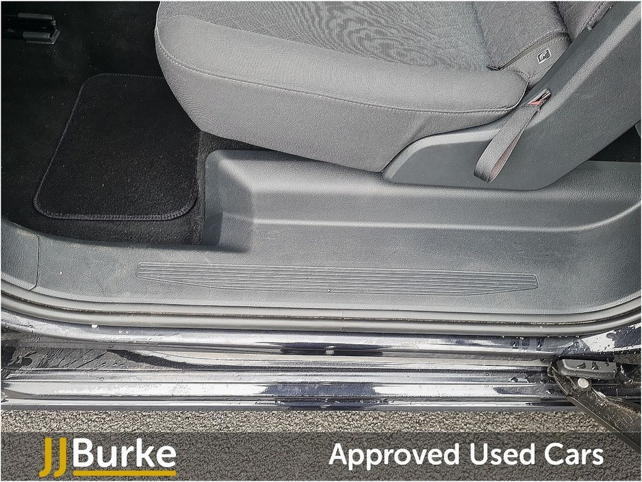 2025 Volkswagen Caddy CADDY LIFE TDI 122HP Disability Price €28,950