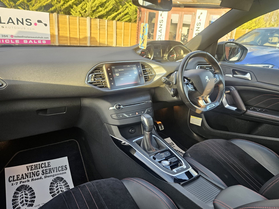 2016 Peugeot 308 - image 26