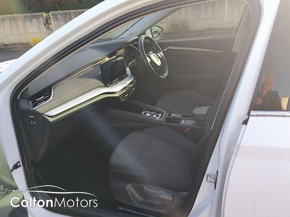 2022 Skoda Octavia - image 10